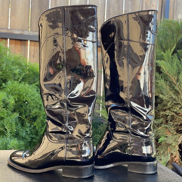 SOLD!!!! Authentic Chanel Interlocking CC Patent Leather Boots Size 37 C - Picture 9 of 15